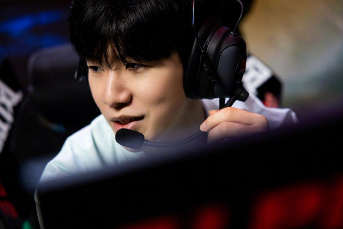 随着续约的 随着续约的