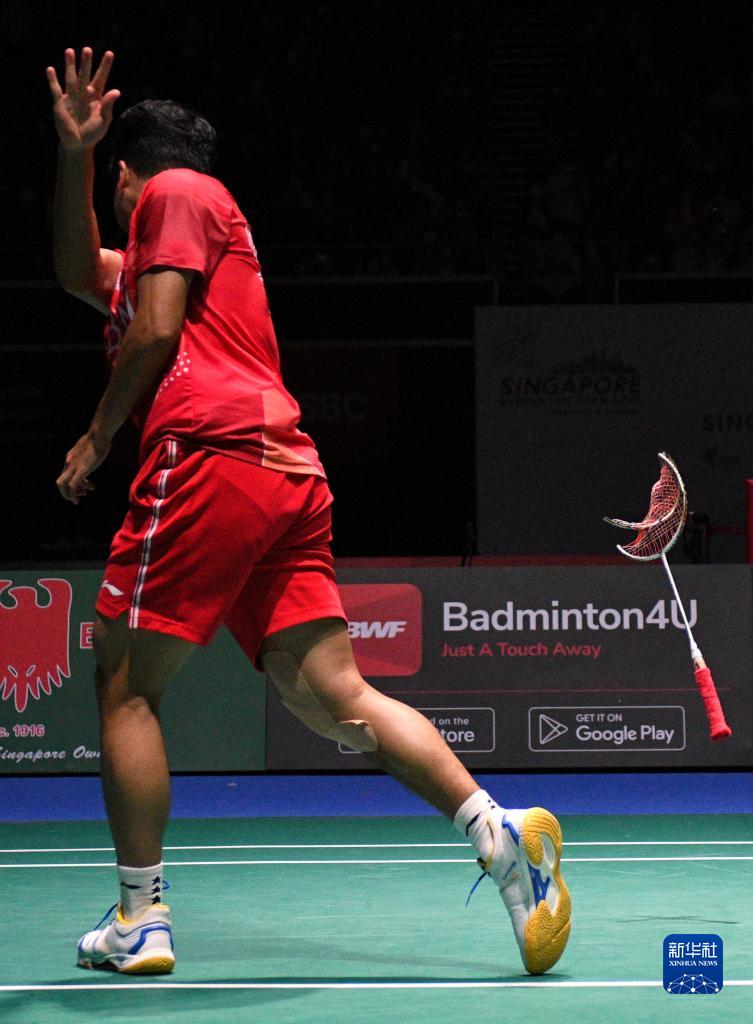 三位球员各 三位球员各