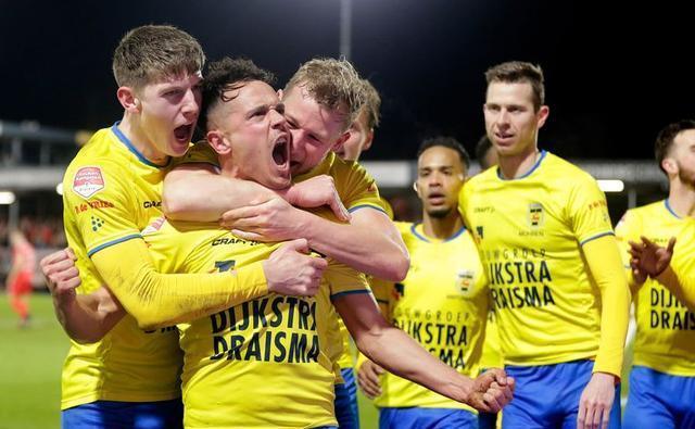 一个战队的 一个战队的